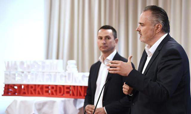 Der burgenländische Landeshauptmann Hans Peter Doskozil und SPÖ-Klubchef Robert Hergovich (L.) 