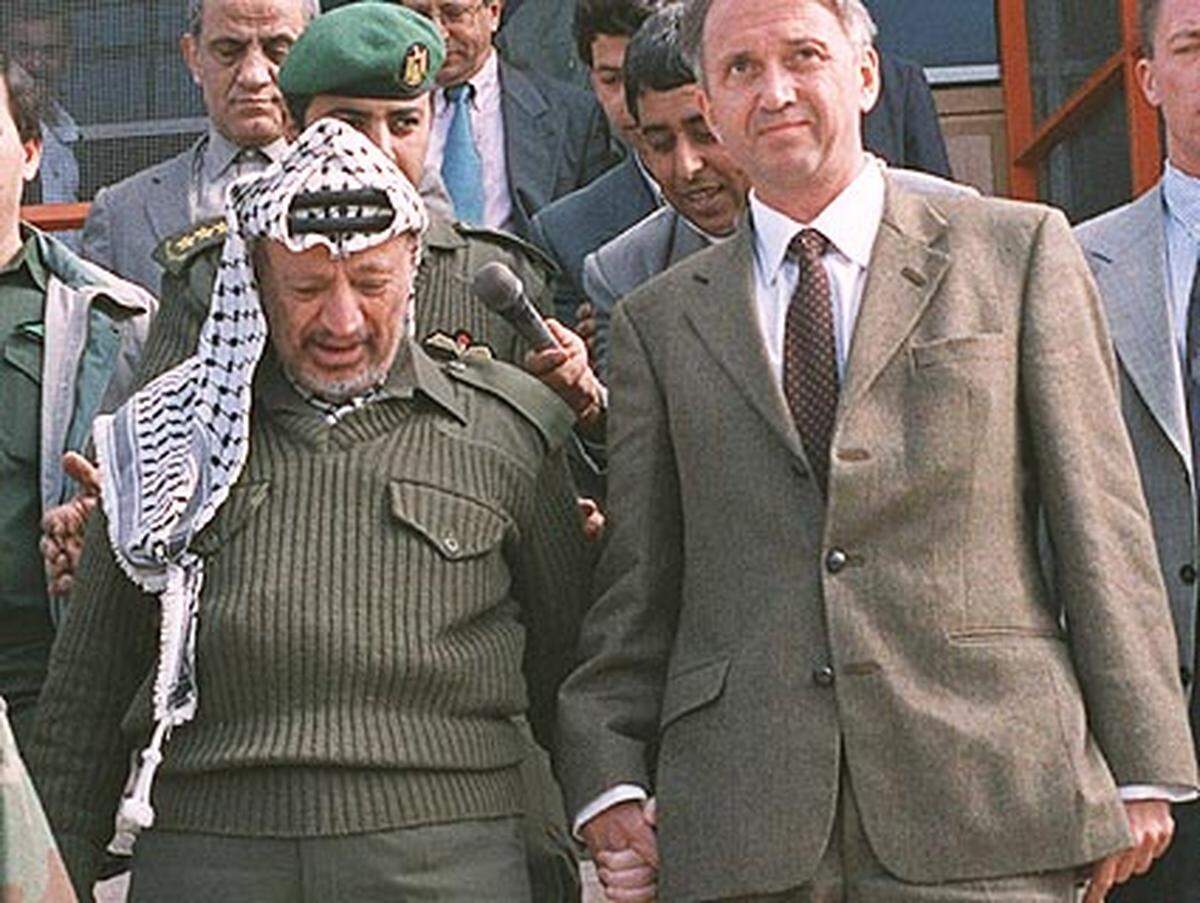 Mai: Abkommen über die erste Phase der palästinensischen Selbstverwaltung. - Juli: Heimkehr Arafats aus dem Exil in Tunis.