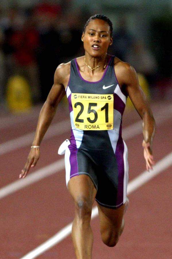 Ihre drei olympischen Gold- (100 m, 200 m, 4 x 400m Staffel) sowie die zwei Bronzemedaillen (Weitsprung, 4 x 100m Staffel) hatte Jones schon vorher zurückgegeben. All ihre Wettkampfergebnisse seit dem 1. September 2000 wurden gestrichen.