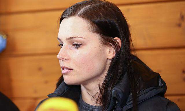 Anna Fenninger geht auf Konfrontationskurs mit dem Skiverband. Die Trümphe dürften als ÖSV-Aushängschild in ihrer Hand liegen.