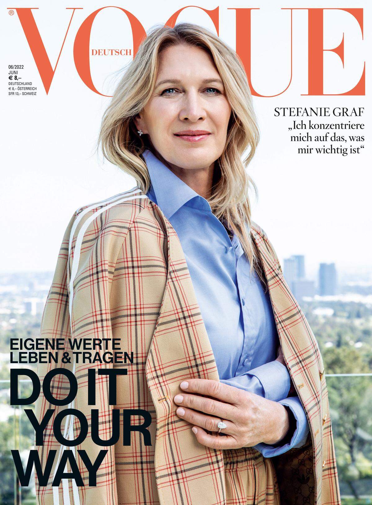 Einen Superstar aus Deutschland holte die neue „Vogue“-Chefredakteurin in München, Kerstin Weng, auf ihr Juni-Cover: Stefanie Graf, einstiges Tenniswunder, allerdings im US-Look.