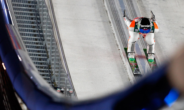 Nicht aufzuhalten: Domen Prevc in der Anlaufspur.