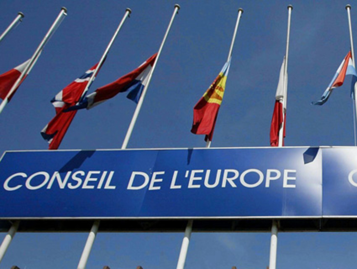 Mit "großer Traurigkeit" hat Yavuz Mildon, Präsident des Kongresses der Lokalkörperschaften und Regionen im Europarat, den Tod von Patriarch Aleksij II. zur Kenntnis genommen. "Aleksij II. hat eine bedeutende Rolle bei der Einführung der Aussöhnung und des zwischenkonfessionellen Dialogs gespielt", hieß es in einer am Freitag veröffentlichten Aussendung Mildons.