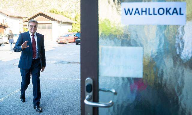 Günther Platter vor der Stimmabgabe am Sonntag, auf einem von ÖVP zur Verfügung gestellten Bild.