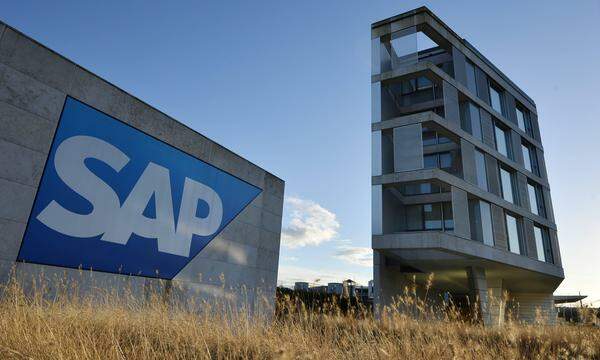 Ein boomendes Cloud-Geschäft und Einsparungen haben SAP 2023 zu einem kräftigen Wachstum verholfen.