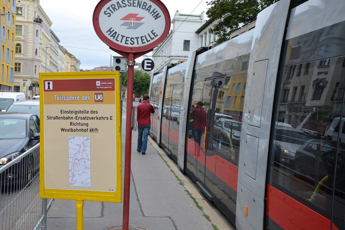 Die Fahrt vom Westbahnhof bis zur Station Nußdorfer Straße dauerte etwas länger als eine halbe Stunde. Vor allem parkende Autos sorgten zeitweise für Verzögerungen.An allen Stationen entlang der Linie E wurden Hinweistafeln aufgestellt, die auf die Teilsperre der U6 hinweisen.