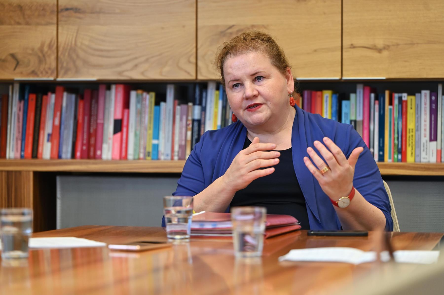 Sozialhilfe: Wartefrist für Flüchtlinge soll auch für Österreicher gelten