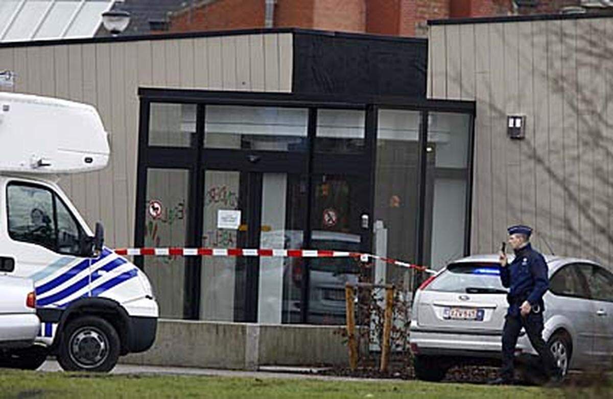 In Belgien hat am 23. Jänner 2009 ein Mann in einer Kinderkrippe in der Stadt Dendermonde wild um sich gestochen und zwei Kinder und eine Frau getötet. Mehrere Menschen sollen verletzt worden sein.