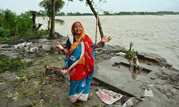 TOPSHOT-BANGLADESH-CLIMATE-COP27-UN