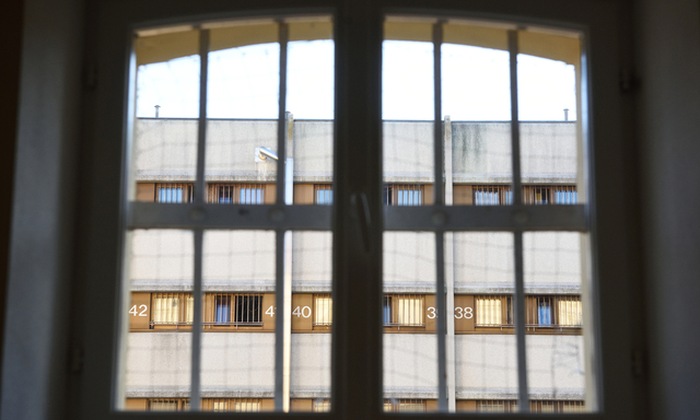 Wie am Donnerstag im Rahmen eines Korruptionsprozesses bekannt wurde, gibt es in Wien einen Suchtgift-Therapie-Verein, dessen früherer Geschäftsführer gegen Bezahlung positive Bescheinigungen ausgestellt hat.