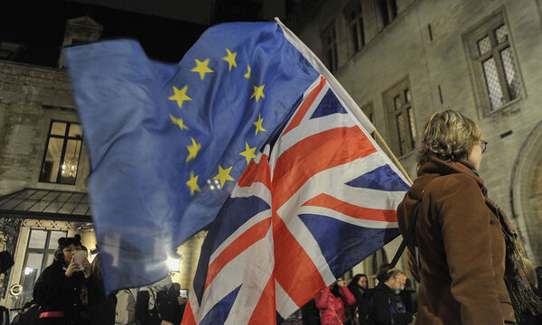 Rund 60 britische Kommissionsbeamte haben die irische Staatsbürgerschaft angenommen. 