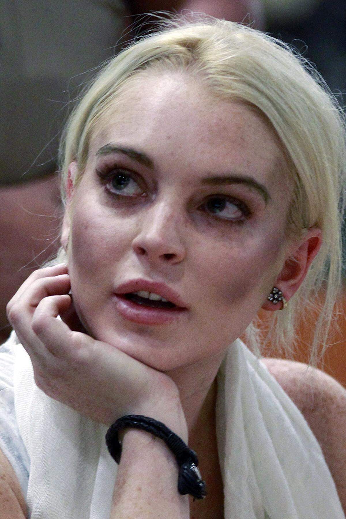 Zu viel Rouge trug auch Lindsay Lohan auf und sah damit sehr fahl aus.