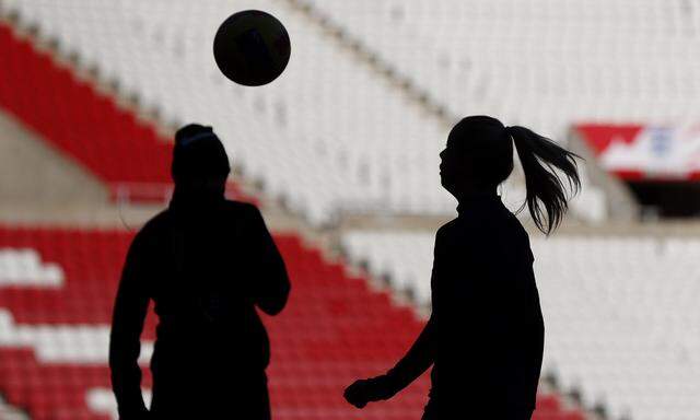 Women's World Cup Qualifier - England Training