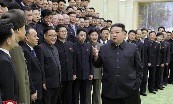 Machthaber Kim besuchte die Nationale Behörde für Luft- und Raumfahrttechnik (NATA) und sprach den Mitarbeitern sein Lob aus.