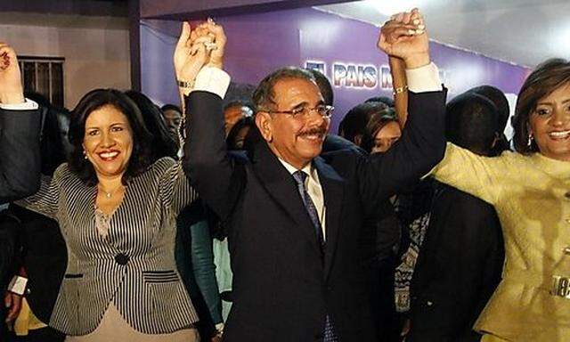Danilo Medina (in der Mitte)