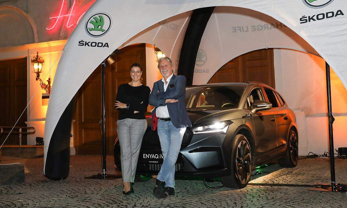 Skoda ist mit einem schnittigem Elektro-SUV bei ALC vorgefahren. Gebietsleiterin Julia Heinrich und Peter Tusztich, Skoda-Markenleiter vom Autohaus Kamper in Eisenstadt zeigten den neuen ENYAQ iV Sportline.