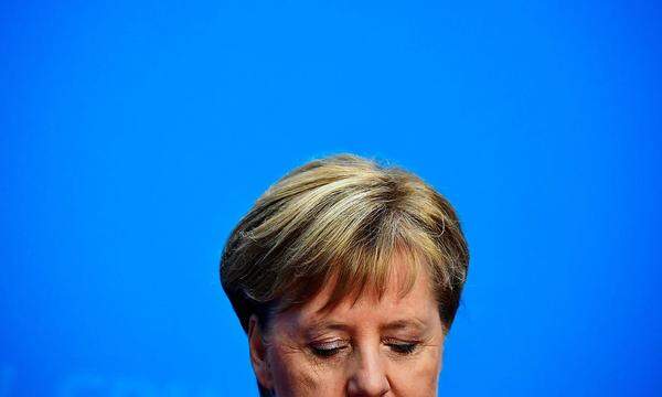 Seit 13 Jahren ist Angela Merkel deutsche Kanzlerin, seit mehr als 18 Jahren CDU-Vorsitzende. Beim CDU-Parteitag Anfang Dezember in Hamburg will die 64-Jährige nicht mehr erneut als Parteichefin antreten. Es gibt mehrere mögliche Nachfolgekandidaten. Sie dürften unterschiedliche Chancen haben.