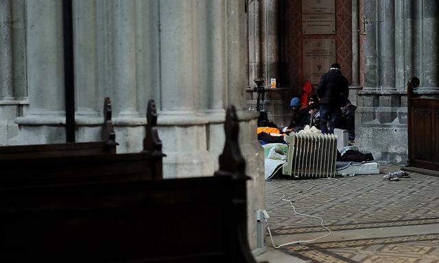 Auch in der Votivkirche selbst, würde die Fremdenpolizei zuletzt vermehrt kontrollieren, meint die Caritas.