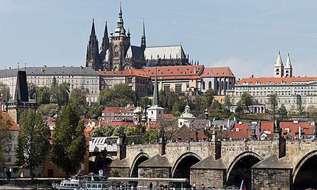Prag, Karlsbr�cke, Prager Burg Hradschin und Moldau