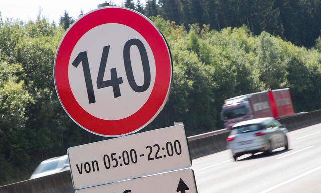 140 Km/h Testsrecke auf der Autobahn