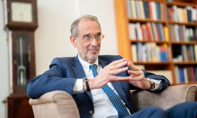 Der Präsident der Akademie der Wissenschaften (ÖAW), Heinz Faßmann, fordert längerfristige Förderungen. 