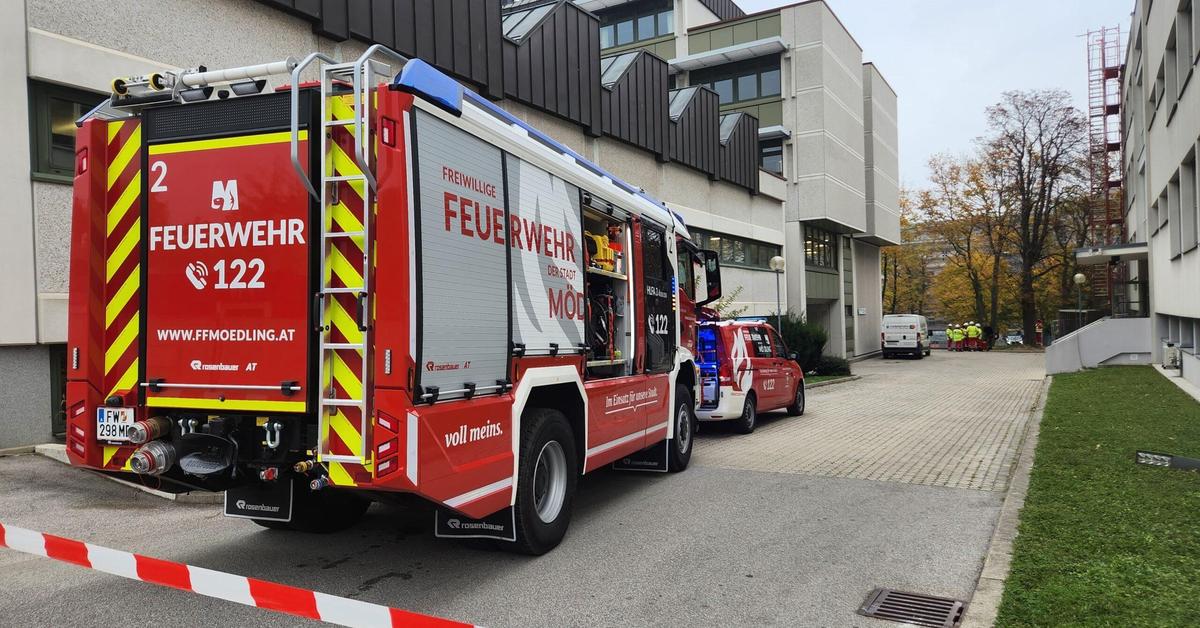 htl-m-dling-wegen-explosiver-s-ure-evakuiert