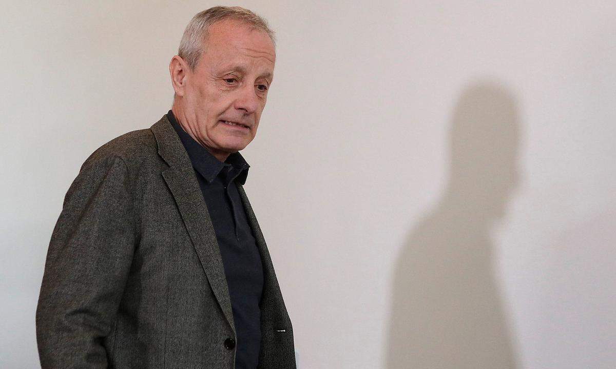 Puls 4 blendete ein falsches Foto von Peter Pilz und seiner  Frau ein. Die Frau auf dem Bild ist eigentlich eine Kurier-Redakteurin.