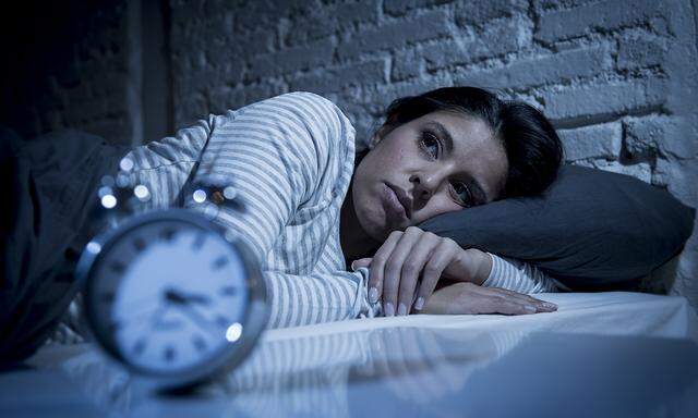 Die Zahl der von Schlafstörungen Betroffenen nimmt zu. Schlafcoaches sollen hier ohne Einsatz von Medikamenten helfen.