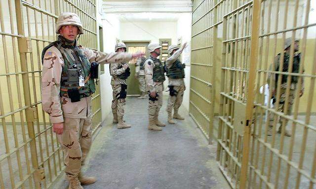 Soldaten im Gefängnis Abu Ghraib