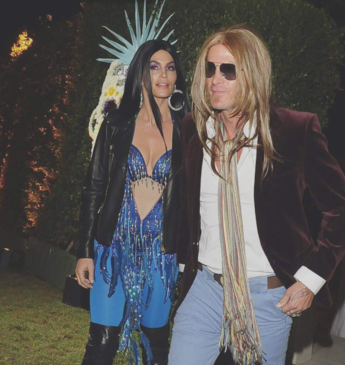 Topmodel Cindy Crawford und Ehemann Rande Gerber erschienen als Gregg Allman und Cher zur Casamigos Party.