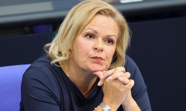 Nancy Faeser stellte sich den Vorwürfen rund um die Abberufung von Arne Schönbohm.