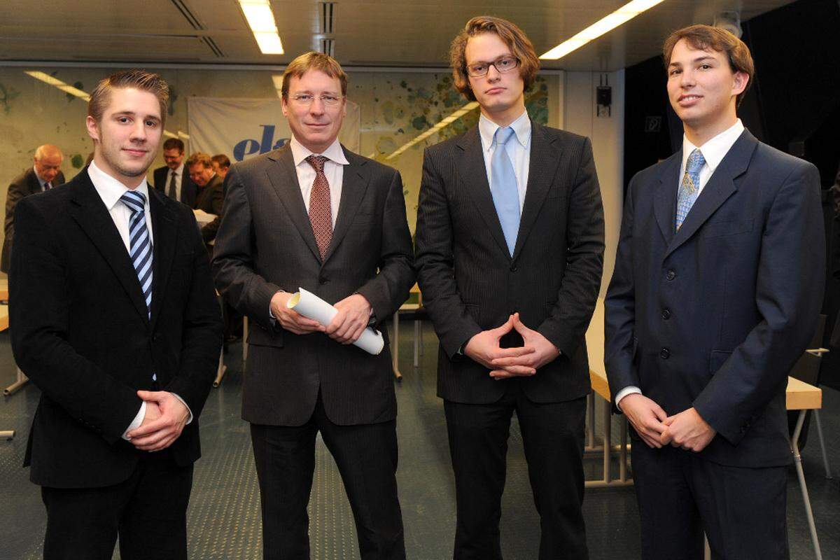 Bernhard Motal, Philipp Schnattinger und Markus Taufner mit Markus Kabaja von Fellner Wratzfeld &amp; Partner.