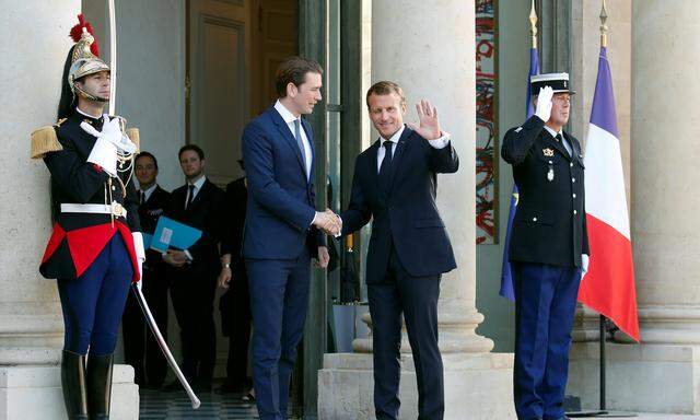 Bundeskanzler Sebastian Kurz traf zur Vorbereitung des EU-Gipfels Frankreichs Staatspräsident Emmanuel Macron im Élysée.