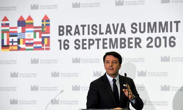 Italy´s Prime Minister Matteo Renzi addresses a news conference at the end of a European Union leaders summit in Bratislava