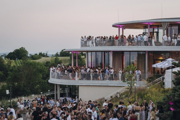 The foresight was celebrated until midnight in mid-summer temperatures at Cobenzl.
