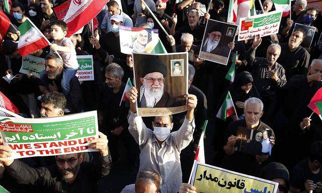 Das Regime in Teheran lässt Gegendemonstranten aufmarschieren.