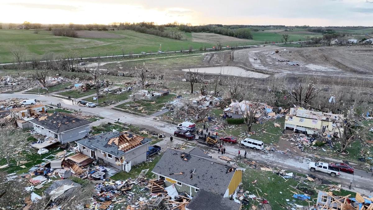 Picture taken Friday evening from Omaha, Nebraska.