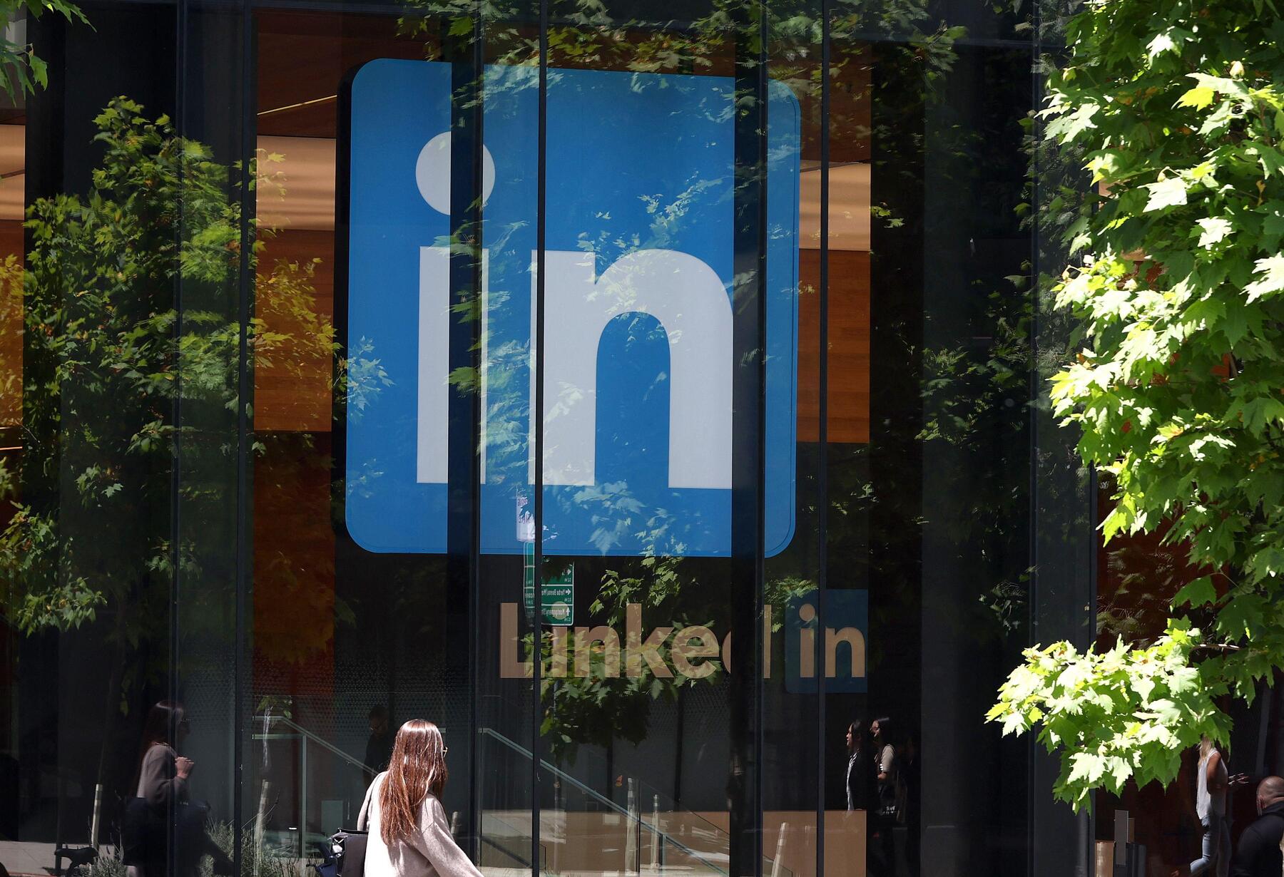 Noyb bringt Beschwerde gegen LinkedIn ein