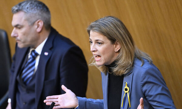 Bundeskanzler Karl Nehammer und Neos-Chefin Beate Meinl-Reisinger