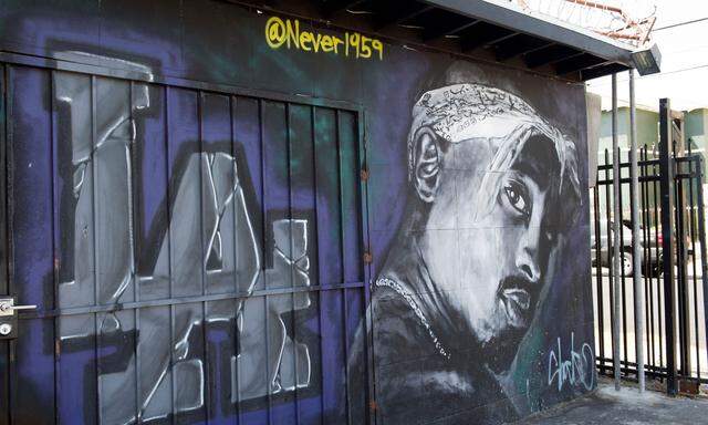 Seit 23 Jahren ist der Mord an US-Rapper Tupac ungeklärt. Nun scheint die Polizei eine neue Spur zu verfolgen.