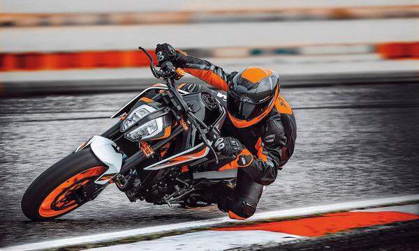 Die mittelgroße Herzogin im Sportoutfit: KTM 890 Duke R. Parallel-Twin. 121 PS. 166 kg.