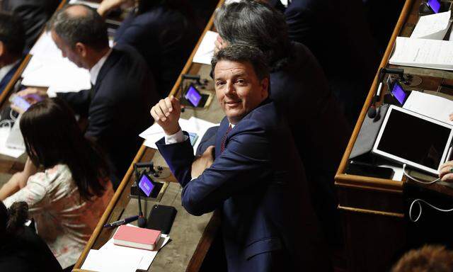 Der sozialdemokratische Ex-Premier Renzi strebt ein Bündnis mit den Fünf Sternen, Berlusconi und einer linken Kleinpartei an. 