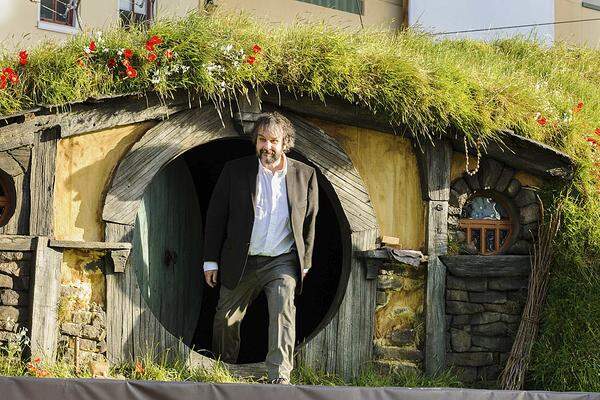 Regisseur Peter Jackson hat gleich mehrere Charaktere aus "Herr der Ringe" in die drei kommenden "Hobbit"-Filme integriert. Unter anderem auch Blanchetts Figur der mächtigen Elbin Galadriel.