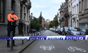 Die belgische Polizei sperrt den Tatort des Terroranschlags von Montagabend in Brüssel ab. 