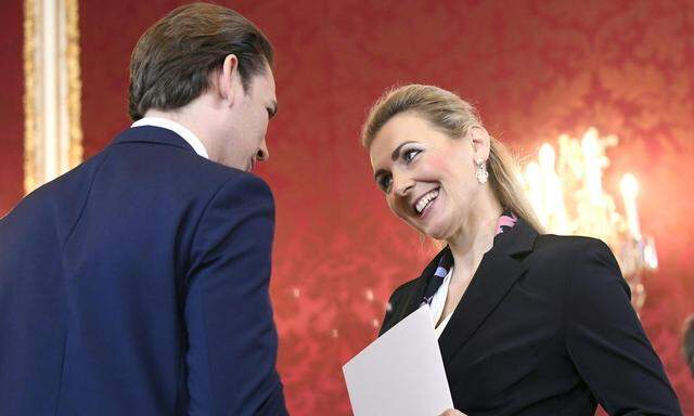 Bundeskanzler Sebastian Kurz und Familienministerin Christine Aschbacher 