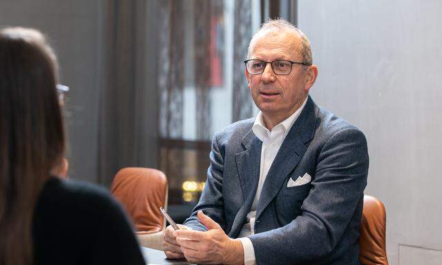 Hans Peter Schützinger, Sprecher der Geschäftsführung der Porsche Holding Salzburg.