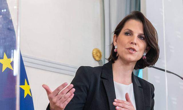  Verfassungsministerin Karoline Edtstadler (ÖVP)