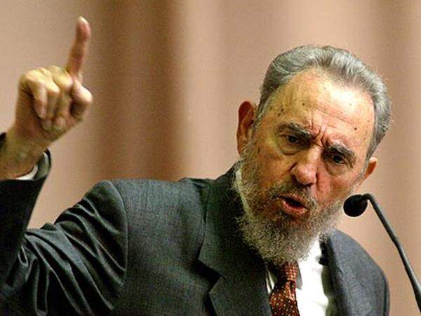Die Schiffe werden bis zur 12-Meilen-Zone vor die US-amerikanische Küste eskortiert. Bis zum 31. Oktober 1980 verlassen ca. 125.000 Kubaner das Land. In einer Rede anlässlich des 1. Mai 1980 bezeichnet Fidel Castro, unterstützt durch entsprechende Sprechchöre des Publikums, die Botschaftsflüchtlinge als arbeitsscheuen Abschaum.
