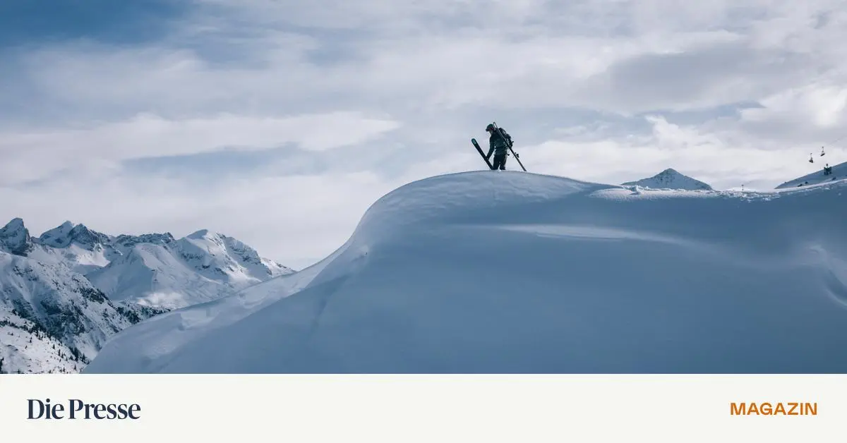 Wintersaison-in-sterreich-Schnee-ber-allen-Bergen-premium-