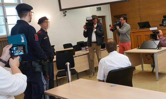 Ein ehemaliger BZÖ-Funktionär stand am Donnerstag in Klagenfurt als Trickbetrüger vor Gericht. 